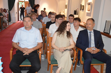 Podelitve spričeval za splošno maturo se je udeležila podžupanja Mojca Kranjec Križan